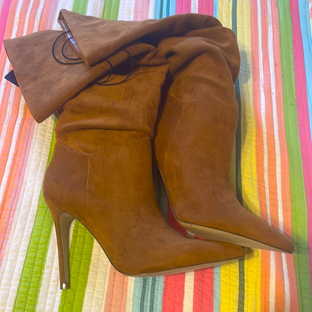 Forever 21 Suede boots heels